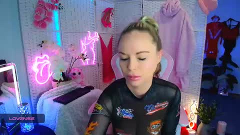 EllieKarr online show from 02.02.25