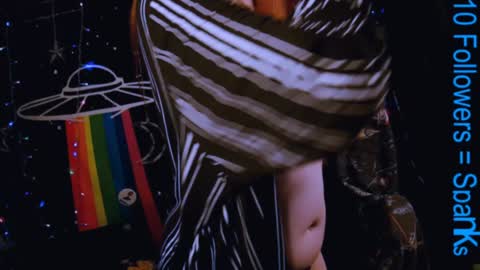 Snapshot of ellieobey chatting on 12.14.24 Ellie online show from 12.14.24