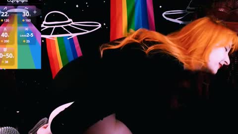 Snapshot of ellieobey chatting on 11.17.25 Ellie online show from 11.17.25