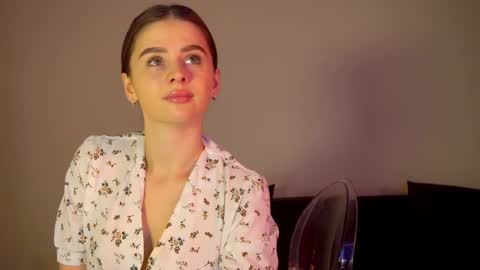 Snapshot of elliephant_ chatting on 12.14.24 just Emily online show from 12.14.24