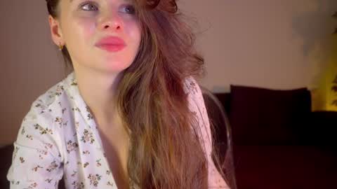 Snapshot of elliephant_ chatting on 12.14.24 just Emily online show from 12.14.24