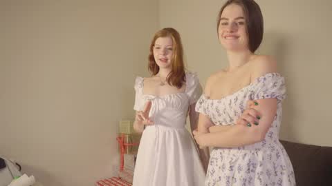 Snapshot of elliephant_ chatting on 12.16.24 just Emily online show from 12.16.24