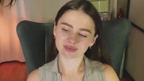 Snapshot of elliephant_ chatting on 12.19.24 just Emily online show from 12.19.24