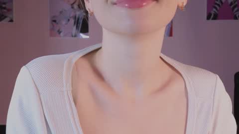 Snapshot of elliephant_ chatting on 12.24.24 just Emily online show from 12.24.24