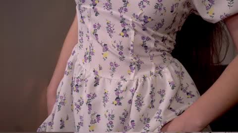 Snapshot of elliephant_ chatting on 01.05.25 just Emily online show from 01.05.25