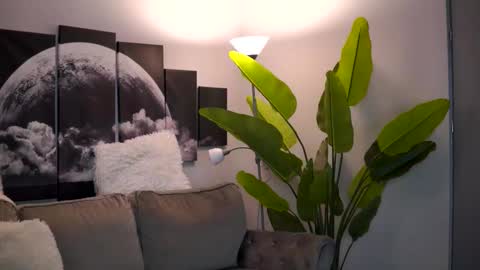 Ellie online show from 12.14.25