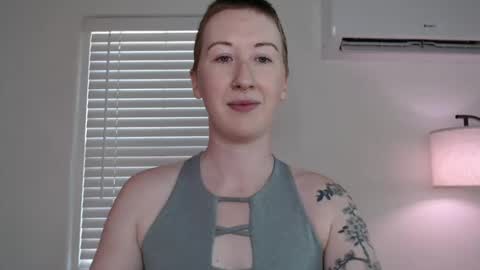 Ellie Rowyn online show from 11.14.25