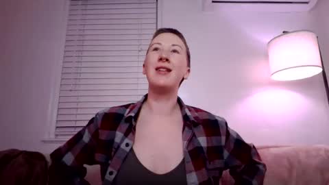 Ellie Rowyn online show from 11.26.25