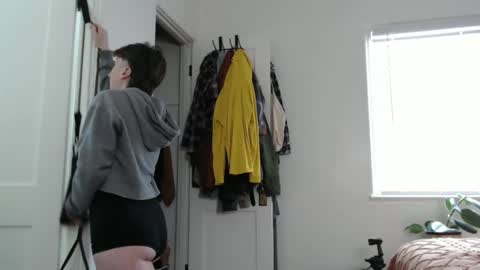 Ellie Rowyn online show from 05.04.26