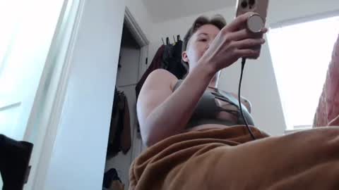 Ellie Rowyn online show from 05.05.26