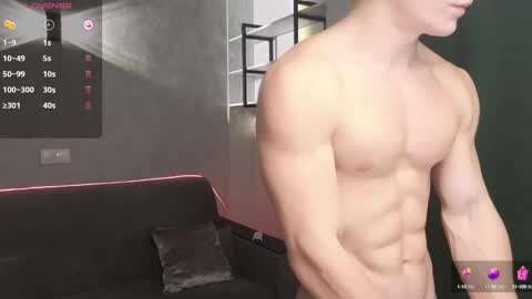 Snapshot of elliot_muscle04 chatting on 02.16.25 elliot_muscle04 online show from 02.16.25