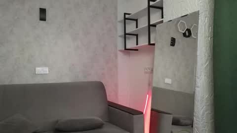 elliot_muscle04 online show from 11.23.25