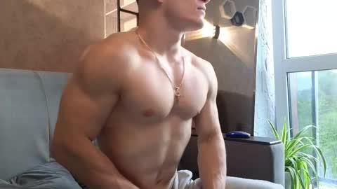 elliot_muscle04 online show from 04.30.26
