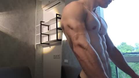 Snapshot of elliot_muscle04 chatting on 06.28.26 elliot_muscle04 online show from 06.28.26