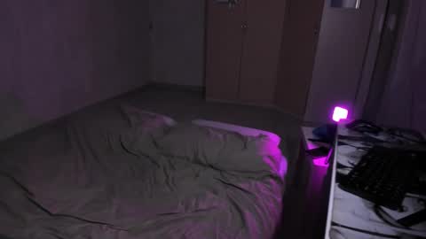 Snapshot of elliot_winki chatting on 11.24.25 elliot_winki online show from 11.24.25