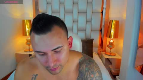 Snapshot of elliott_veelez chatting on 01.08.25 E L L I O T V E L E Z online show from 01.08.25