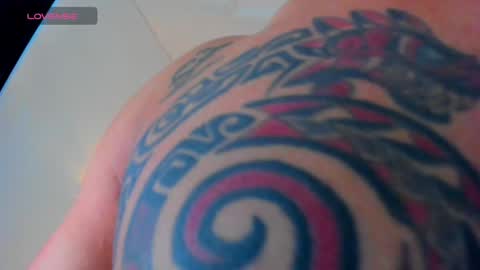 Snapshot of elliott_veelez chatting on 02.04.25 E L L I O T V E L E Z online show from 02.04.25