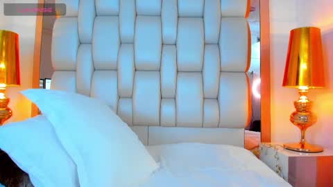 Snapshot of elliott_veelez chatting on 02.10.25 E L L I O T V E L E Z online show from 02.10.25