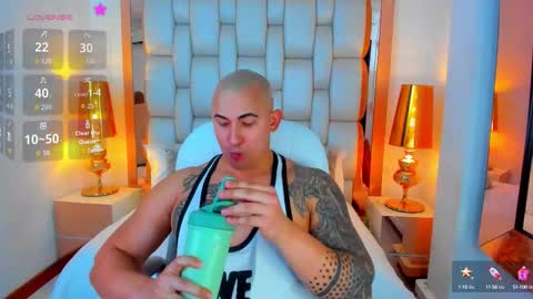 Snapshot of elliott_veelez chatting on 09.09.25 E L L I O T V E L E Z online show from 09.09.25