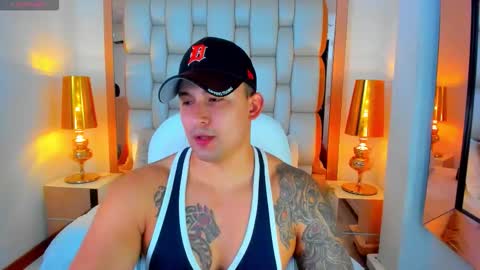 Snapshot of elliott_veelez chatting on 11.07.25 E L L I O T V E L E Z online show from 11.07.25