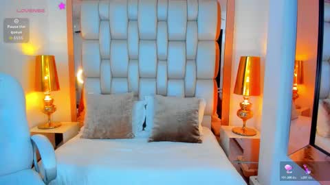 Snapshot of elliott_veelez chatting on 11.14.25 E L L I O T V E L E Z online show from 11.14.25