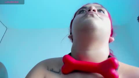 Snapshot of ellope chatting on 11.08.25 Ellope online show from 11.08.25