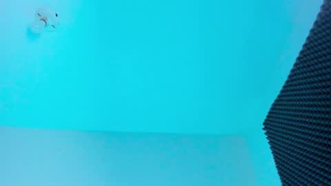 Snapshot of ellope chatting on 11.18.25 Ellope online show from 11.18.25