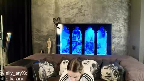 elly_ary online show from 02.01.26