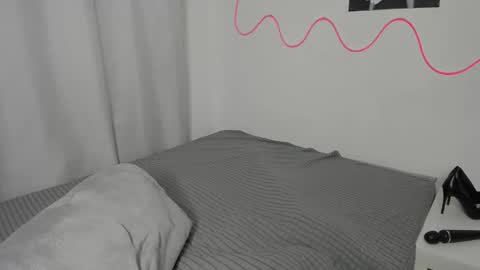 Snapshot of elly_blondy chatting on 03.06.26 Elly online show from 03.06.26