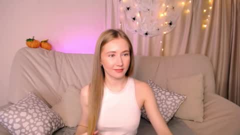 Elly online show from 10.18.25