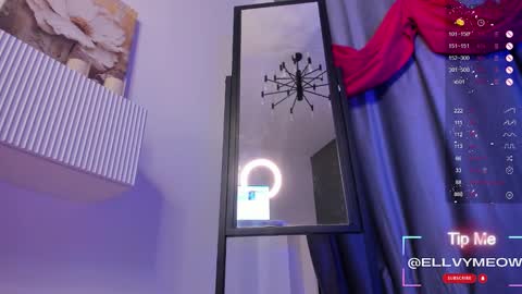 Snapshot of ellyford chatting on 03.09.25 Elly online show from 03.09.25