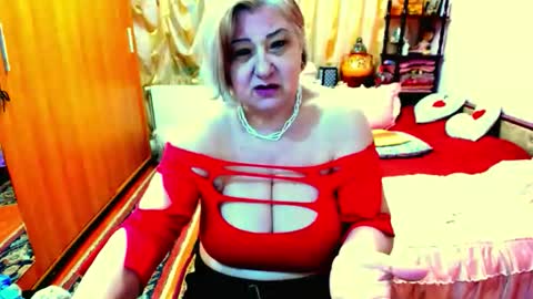 ellyhot53 online show from 04.22.26