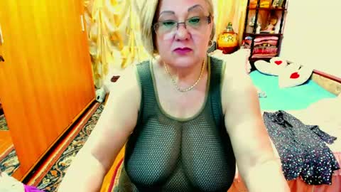 ellyhot53 online show from 06.18.26