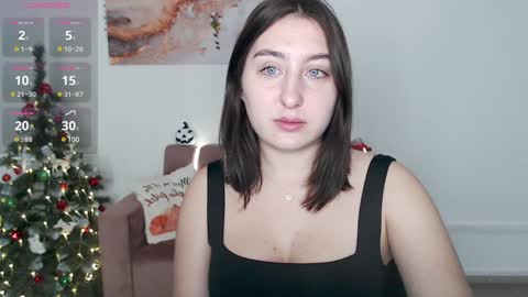 Snapshot of elmirapowers chatting on 12.30.24 elmirapowers online show from 12.30.24