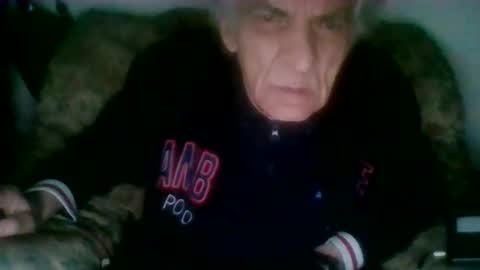 elmo191271 online show from 10.17.25