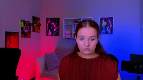 Snapshot of elodie_crystal chatting on 07.17.26 Ella online show from 07.17.26