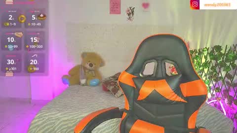 Snapshot of elodie_green chatting on 11.28.25 elodie_green online show from 11.28.25