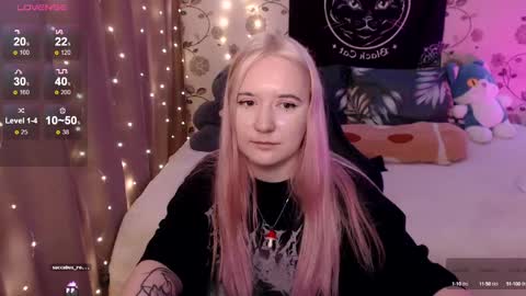 Snapshot of elovinora chatting on 12.02.24 Ela give me a thumbs up if you like it and this is important for the development of the account online show from 12.02.24