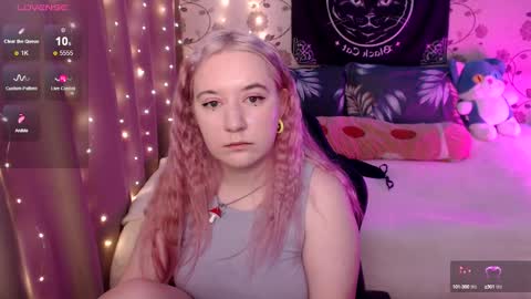 Snapshot of elovinora chatting on 12.05.24 Ela give me a thumbs up if you like it and this is important for the development of the account online show from 12.05.24