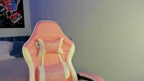 Snapshot of elsa_carterr chatting on 10.14.25 elsa_carterr online show from 10.14.25