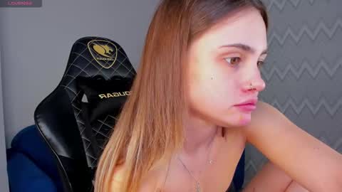 Snapshot of elsa_carterr chatting on 10.16.25 elsa_carterr online show from 10.16.25