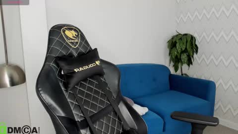 Snapshot of elsa_carterr chatting on 10.20.25 elsa_carterr online show from 10.20.25