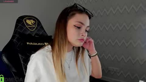 Snapshot of elsa_carterr chatting on 11.04.25 elsa_carterr online show from 11.04.25