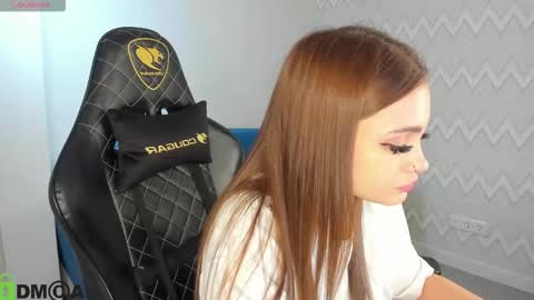 Snapshot of elsa_carterr chatting on 11.26.25 elsa_carterr online show from 11.26.25