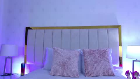 Isabela Martinez online show from 04.21.26