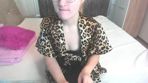 Snapshot of elsa_hot_here chatting on 01.28.25 Elsa online show from 01.28.25