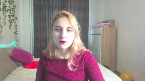 Snapshot of elsa_hot_here chatting on 02.10.25 Elsa online show from 02.10.25