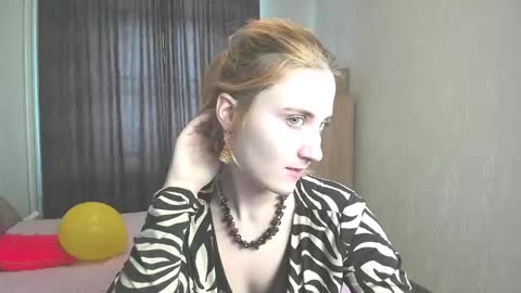 Snapshot of elsa_hot_here chatting on 02.14.25 Elsa online show from 02.14.25