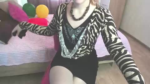 Snapshot of elsa_hot_here chatting on 02.14.25 Elsa online show from 02.14.25