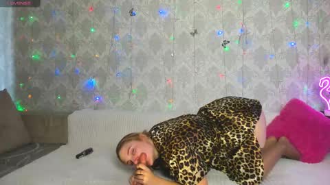 Snapshot of elsa_hot_here chatting on 02.28.25 Elsa online show from 02.28.25